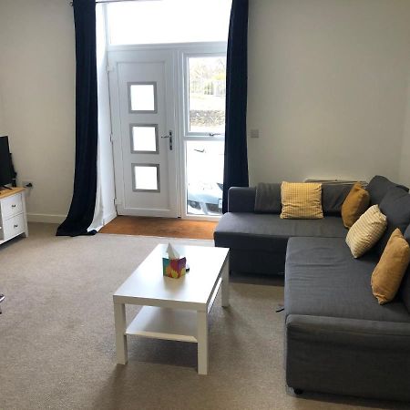 La Fontaine Court Apartments 올더숏 외부 사진