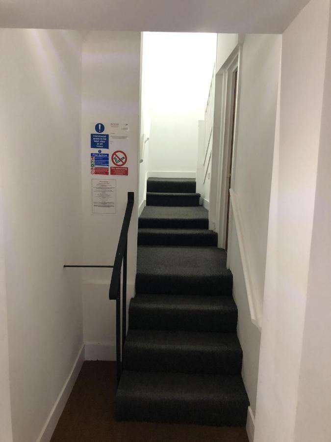 La Fontaine Court Apartments 올더숏 외부 사진